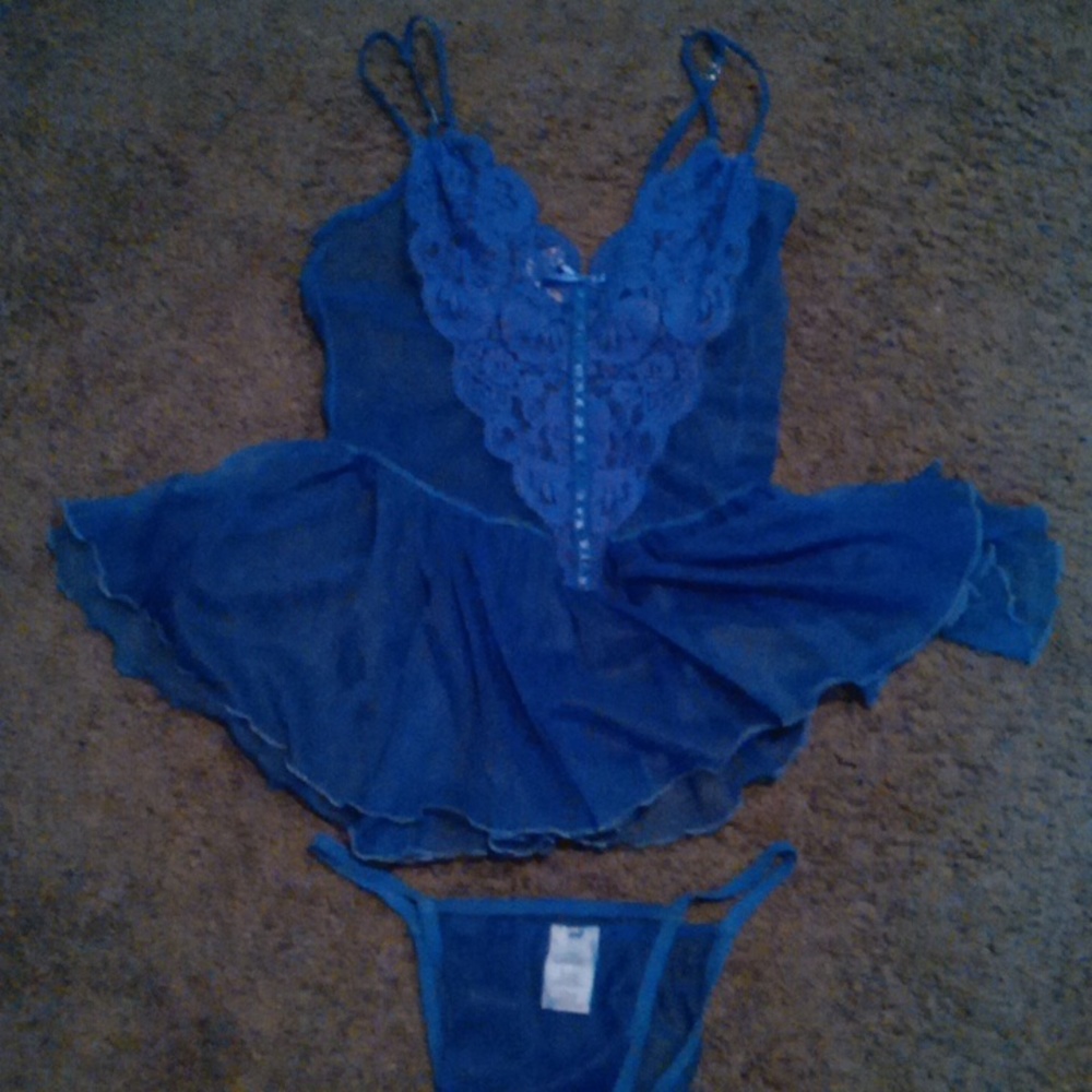 Nwot cobalt blue two piece nightie.